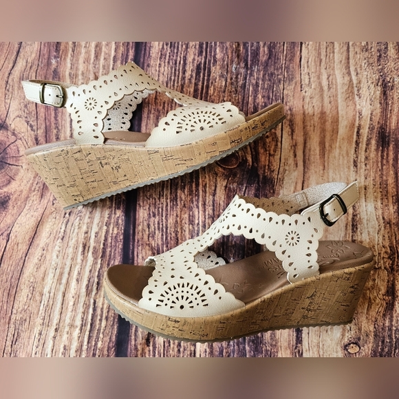 CALI from SKECHERS Size 9 Luxe Foam Wedge Laser Cut Extreme Comfort Shoes Cream - Picture 1 of 8